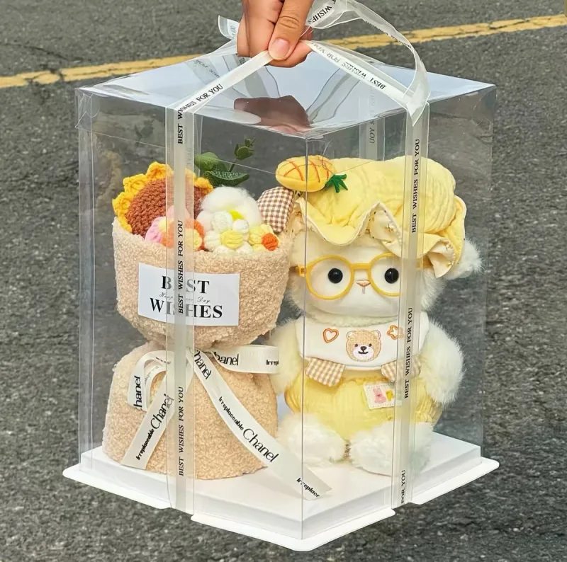 Bó Hoa Kèm Gấu Bông Cừu Nhỏ Dễ Thương Trong Hộp Quà Mica Trong Suốt Cao Cấp