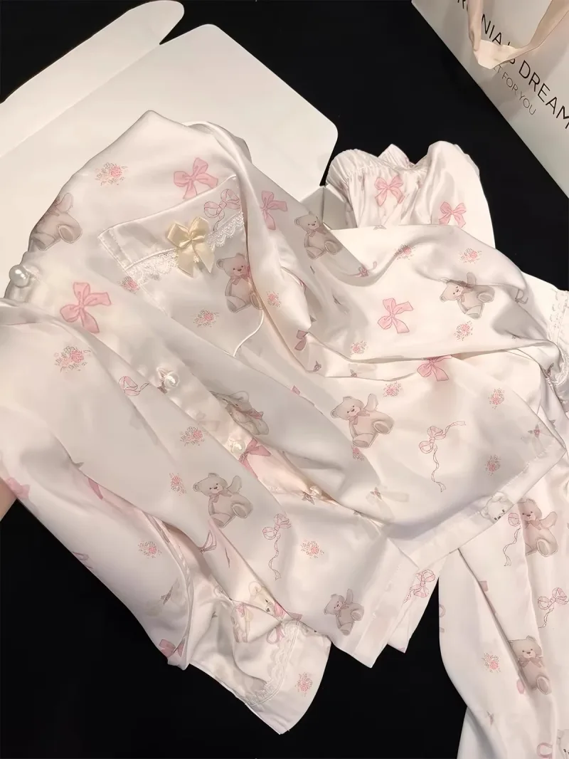 Bộ Đồ Mặc Nhà Lụa Phi Bóng / Lụa Băng Họa Tiết Gấu Teddy & Nơ Hồng Dễ Thương Style Hàn Quốc